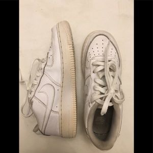 White Nike Air Force 1